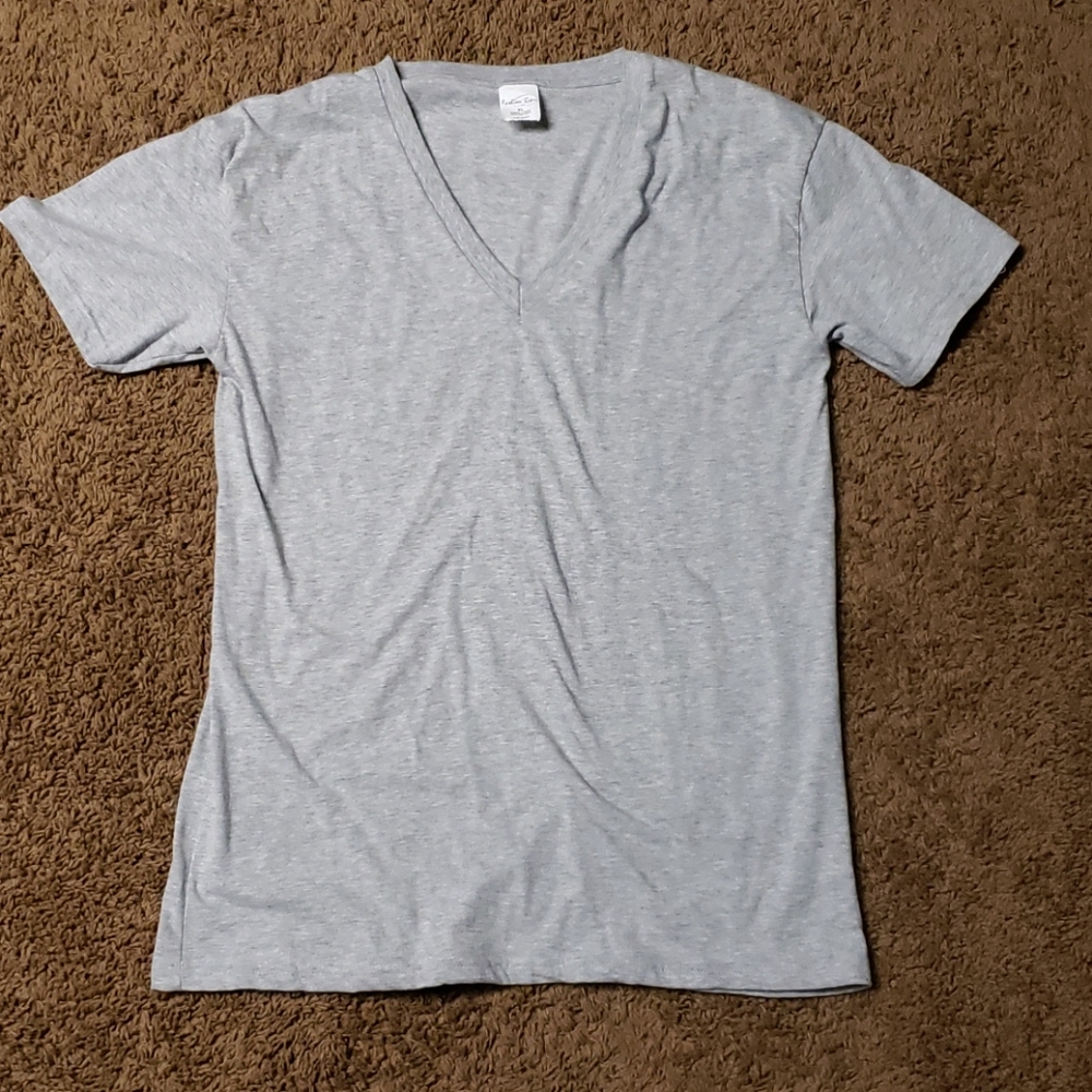 V NECK t shirt